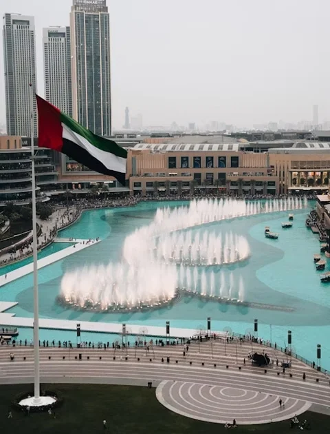 Dubai Fountain Boardwalk - Image 3